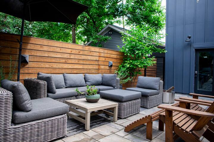 Italian Vil Gem | GameRm • High St .2mi • Parking gallery image 5