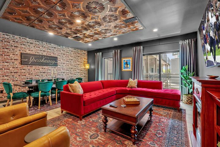 Hyve-Prohibition Parlor-Pool & Gym-Mins 2 Broadway gallery image 4