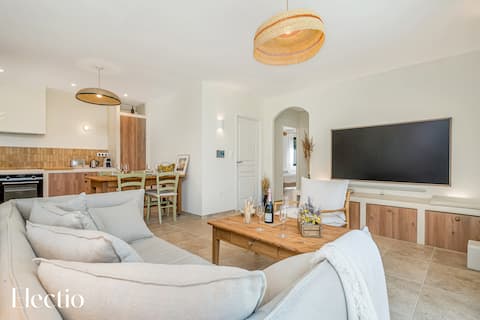 Villa Oliveda I Pool and Home Cinema