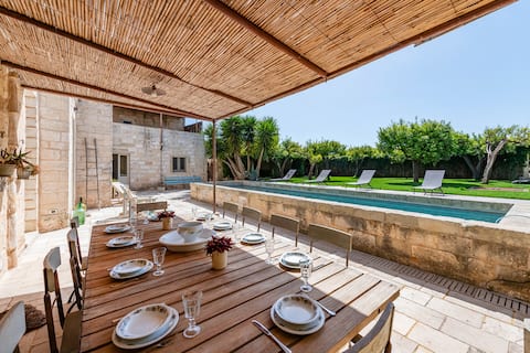1700 luxury masseria with pool, 10' from Otranto