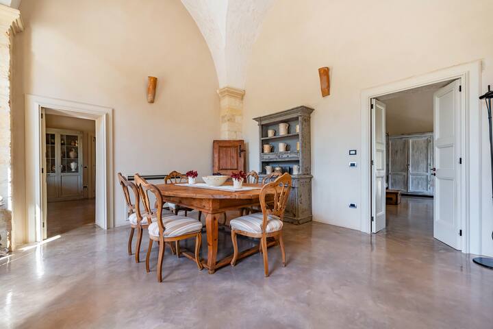 1700 luxury masseria with pool, 10′ from Otranto gallery image 5