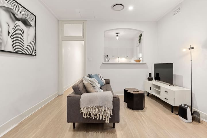 Perfect Holiday Home With Private Rooftop - Sydney