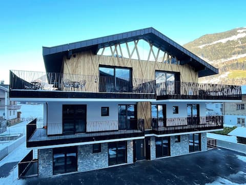 Popular Airbnb listing: Chalet in Zillertal near Ski Slopes in Aschau Im Zillertal