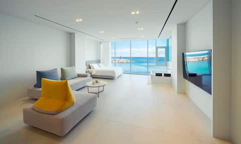Fairytale room overlooking the East Sea