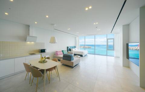 Fairytale room overlooking the East Sea