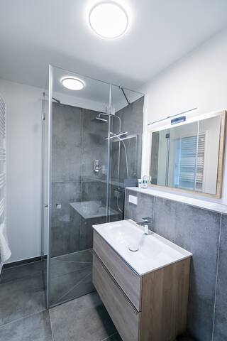 Schöne Zweiraumwohnung im 4.OG mit viel Platz gallery image 5