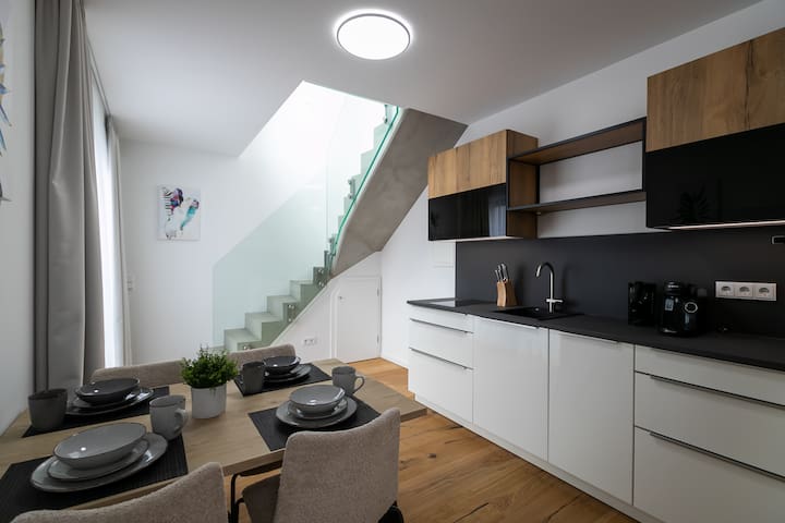 Penthouse Maisonette-Wohnung mit Balkon in Berlin