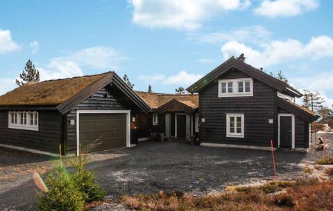 Nice home in Drangedal with kitchen