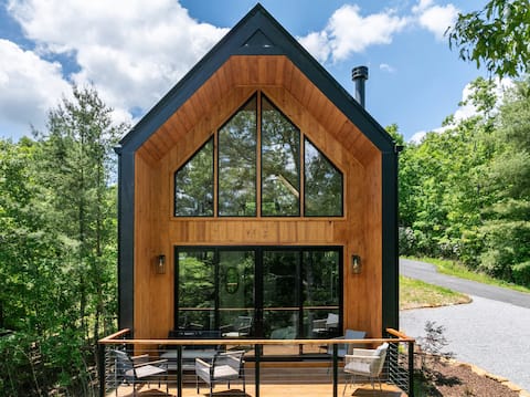 Viking Hut | Pool Access, Dog-Friendly + Fenced