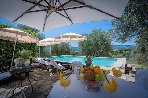 Villa licia, val d'orcia, private pool, jacuzzi, w