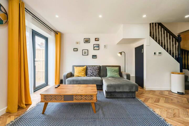 Jersey King – Stylish Bristol House!