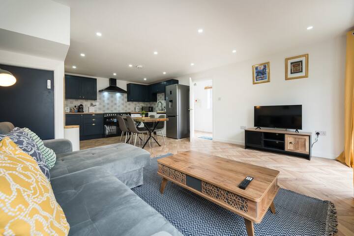 Jersey King – Stylish Bristol House! gallery image 3