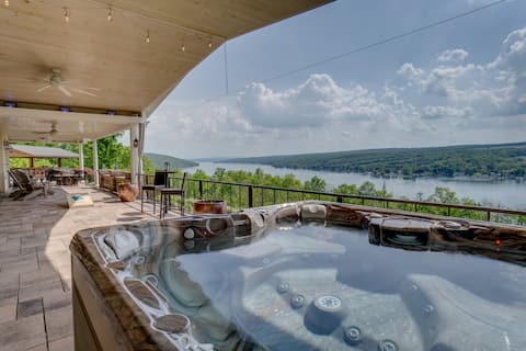 The Villa: hot tub, sauna, game room, theatre