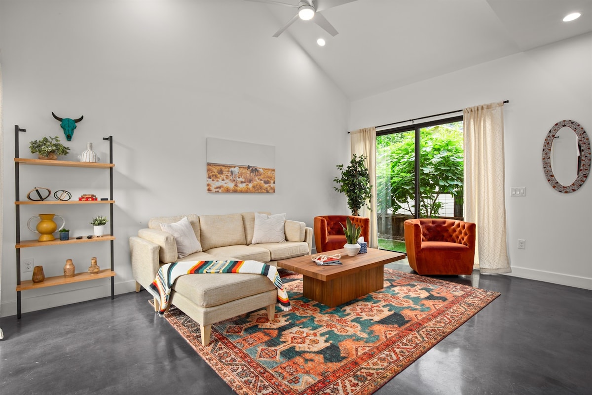 Modern East Austin Gem - Heated Pool - Restaurants