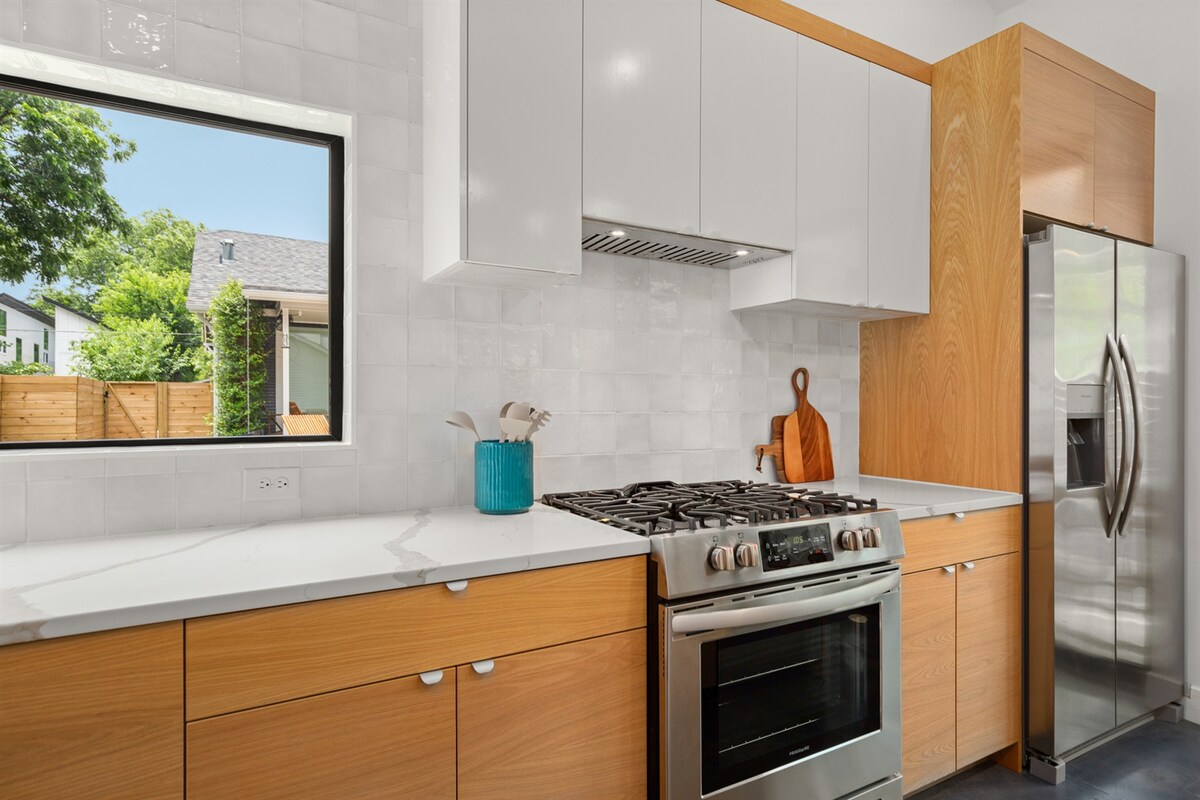 Modern East Austin Gem - Heated Pool - Restaurants