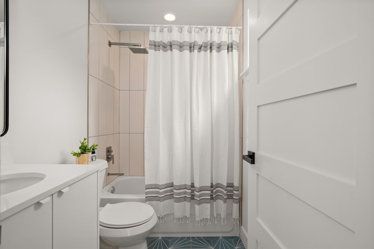 Modern East Austin Gem - Heated Pool - Restaurants