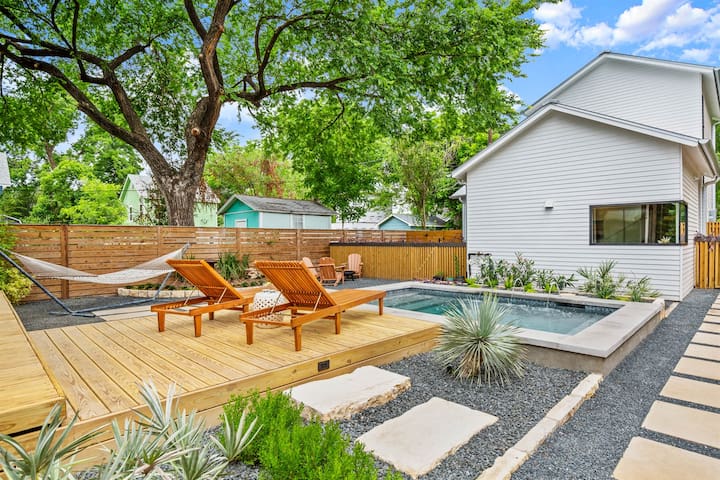 Two House Eastside ATX w/ Heated POOL