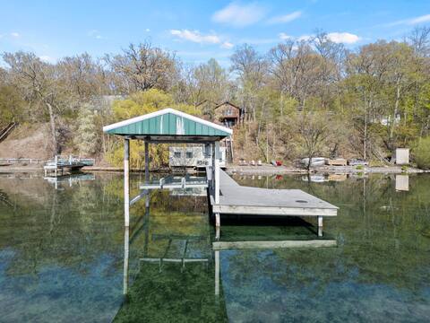 Lakefront | Seneca Wine Trail | Hot Tub | Dock