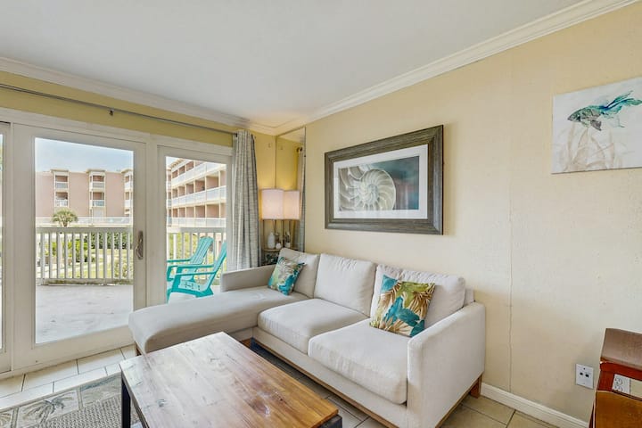 1br Snowbird-friendly Condo With Beach Access - Galveston