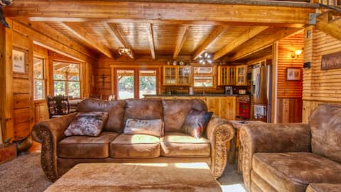 Top performing Airbnb: 3C Ranch on the Road to Yosemite in Pine Mountain Lake