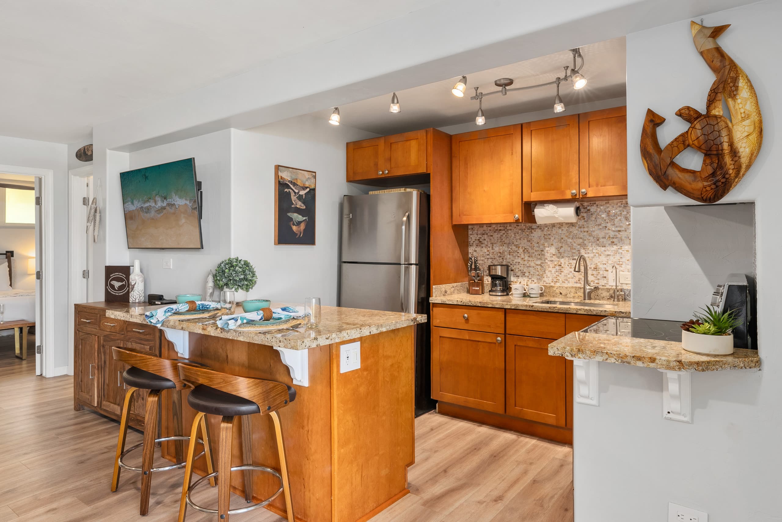 Condo in Lahaina · ★4.63 · 1 bedroom · 2 beds · 1 shared bath - Image 9
