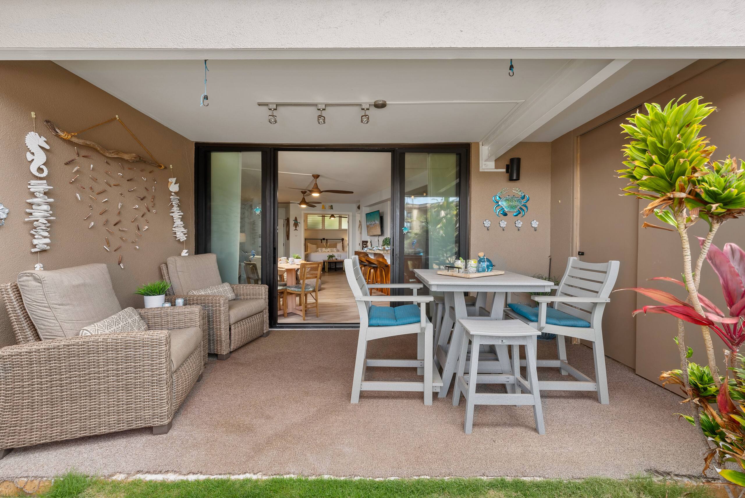 Condo in Lahaina · ★4.63 · 1 bedroom · 2 beds · 1 shared bath - Image 15