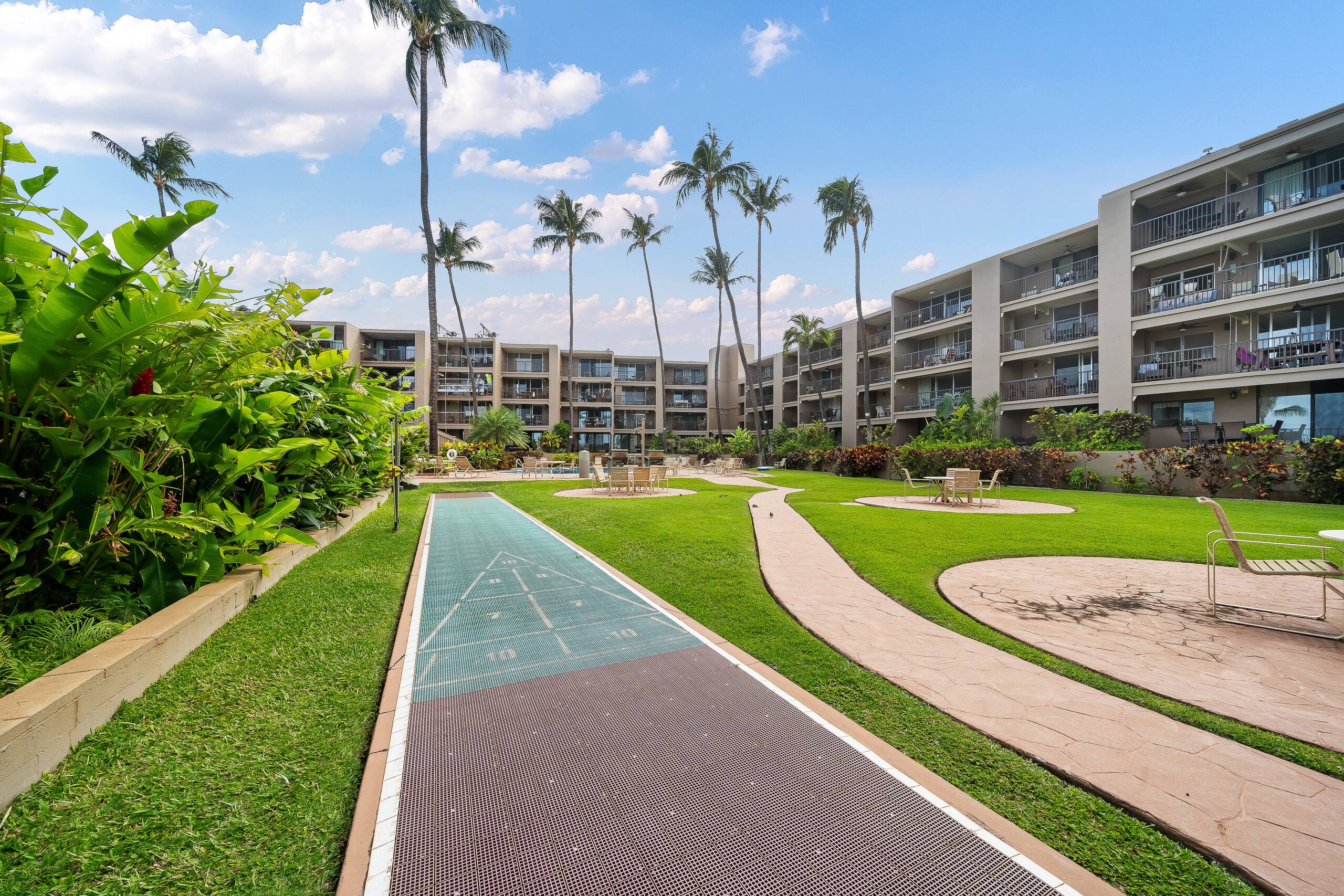 Condo in Lahaina · ★4.63 · 1 bedroom · 2 beds · 1 shared bath - Image 23