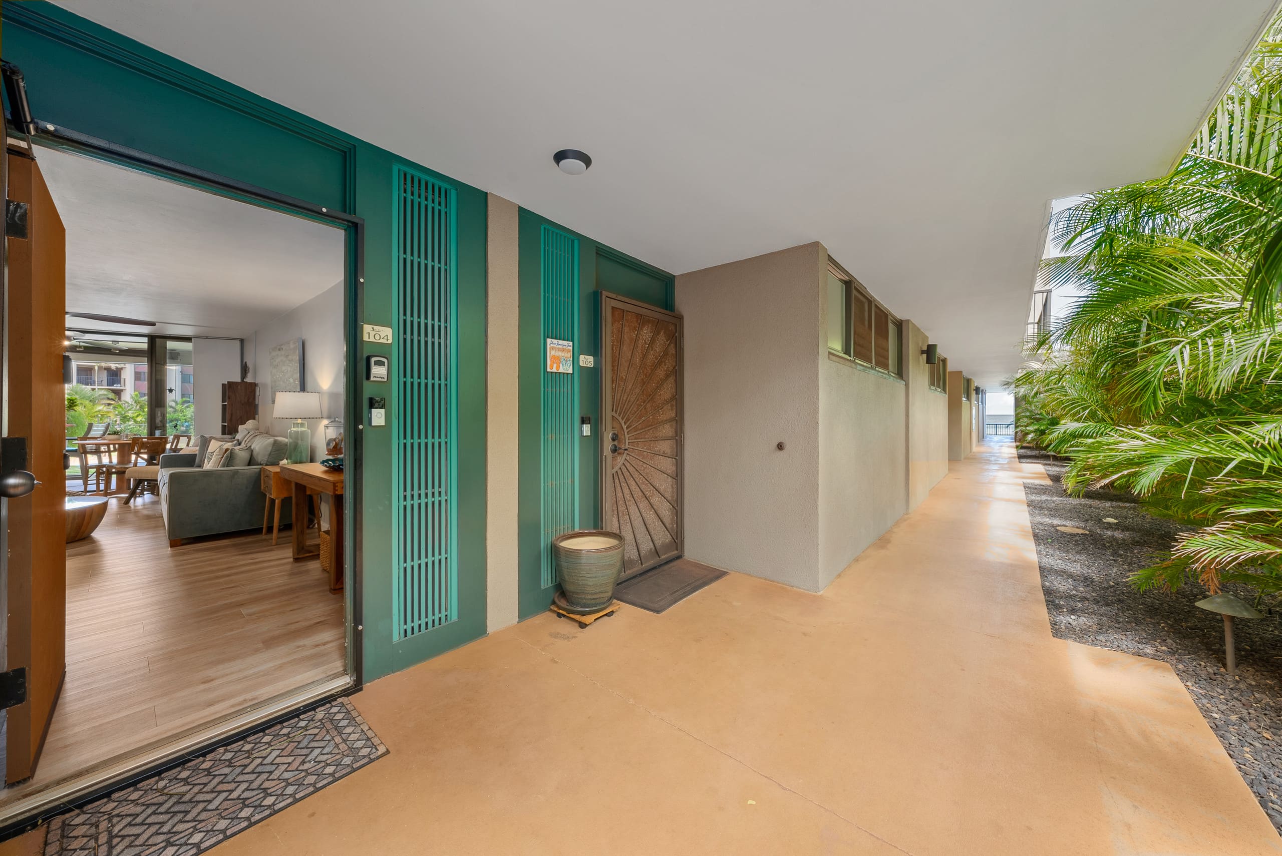 Condo in Lahaina · ★4.63 · 1 bedroom · 2 beds · 1 shared bath - Image 38