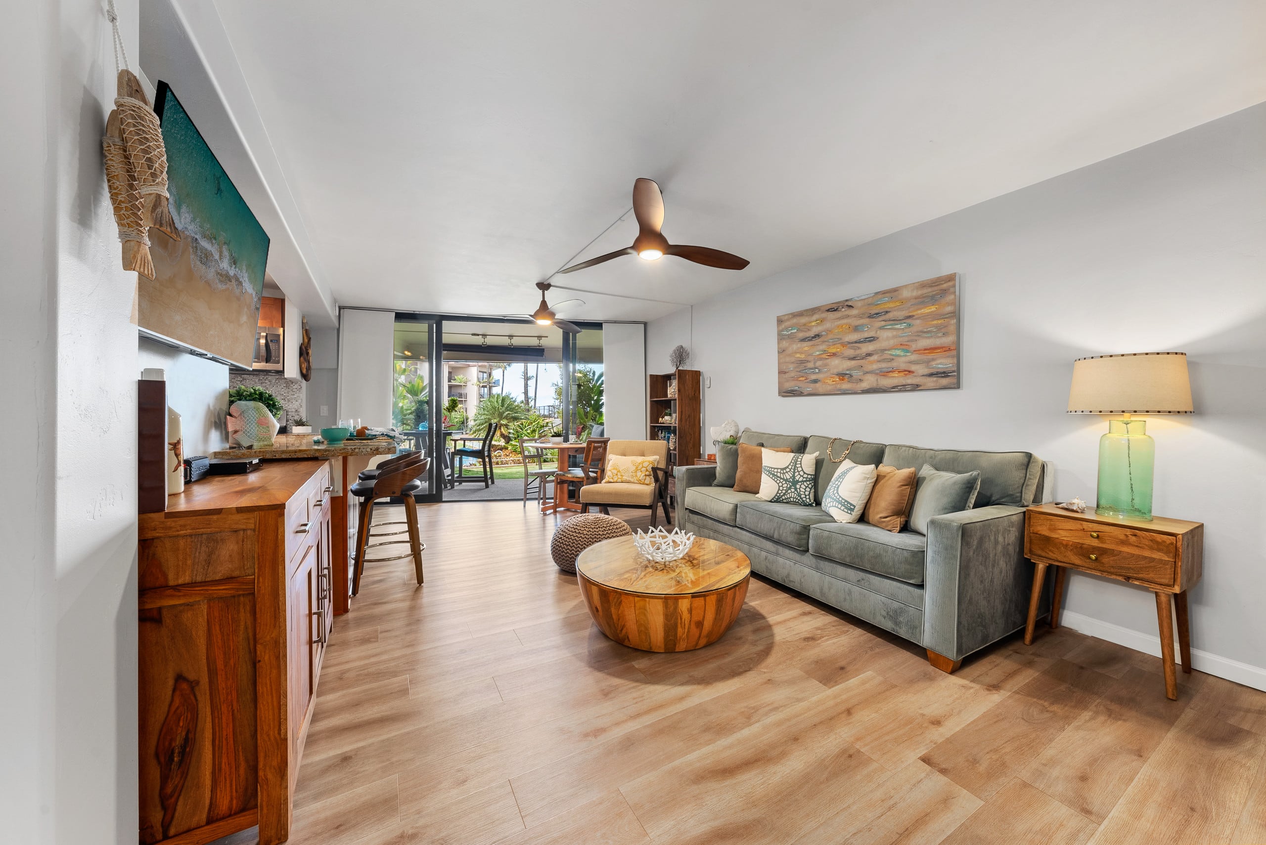 Condo in Lahaina · ★4.63 · 1 bedroom · 2 beds · 1 shared bath - Image 4