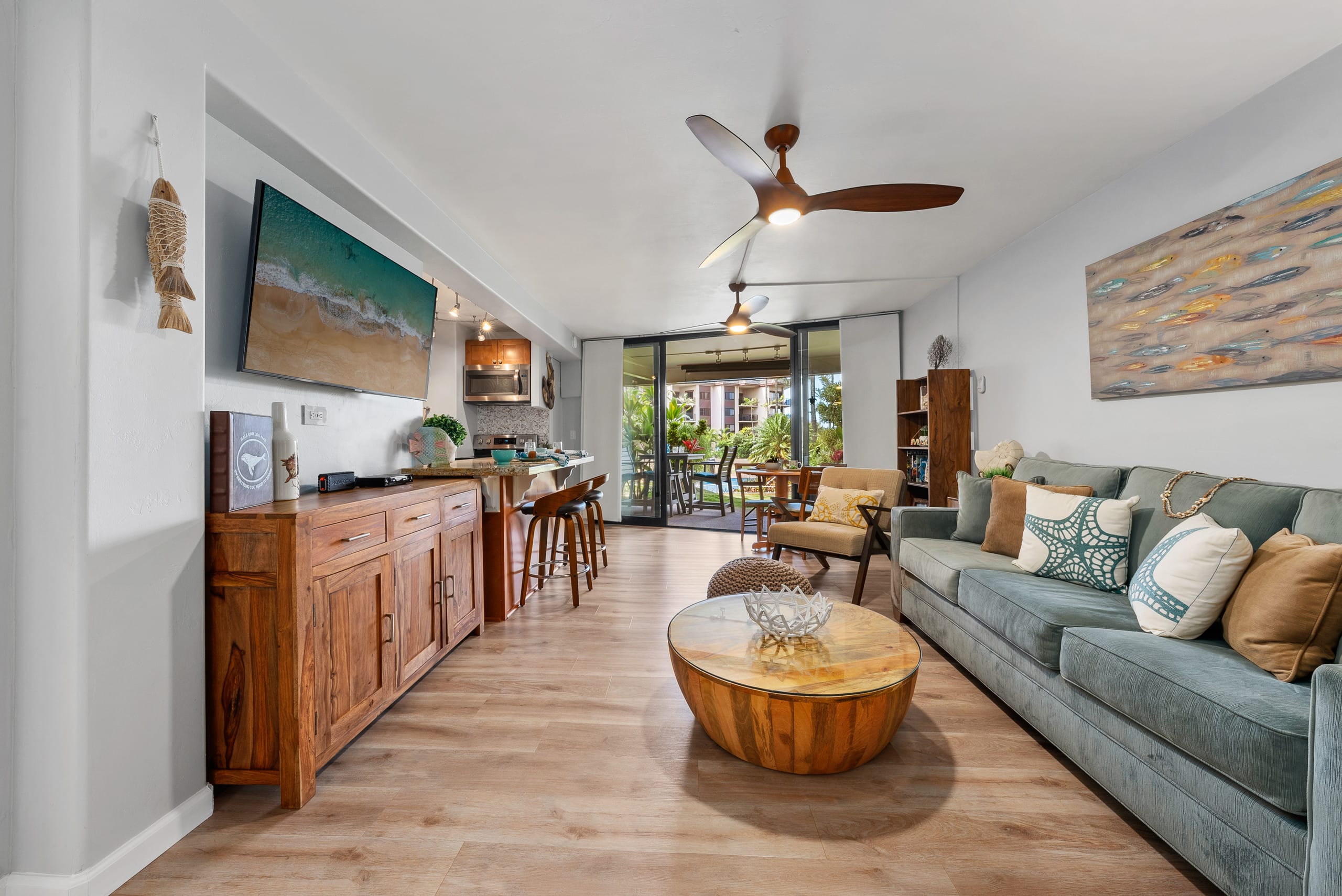 Condo in Lahaina · ★4.63 · 1 bedroom · 2 beds · 1 shared bath - Image 6