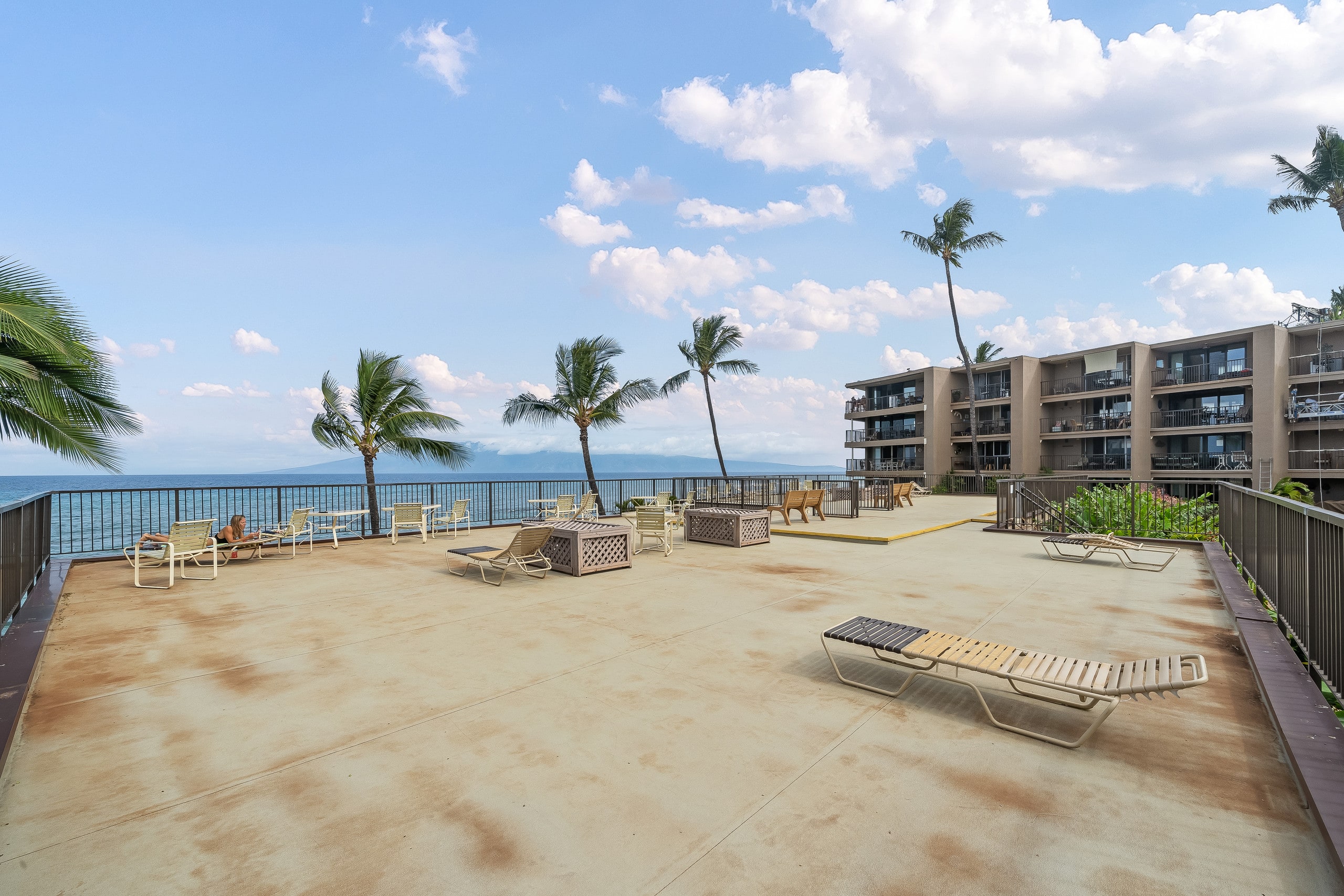 Condo in Lahaina · ★4.63 · 1 bedroom · 2 beds · 1 shared bath - Image 25
