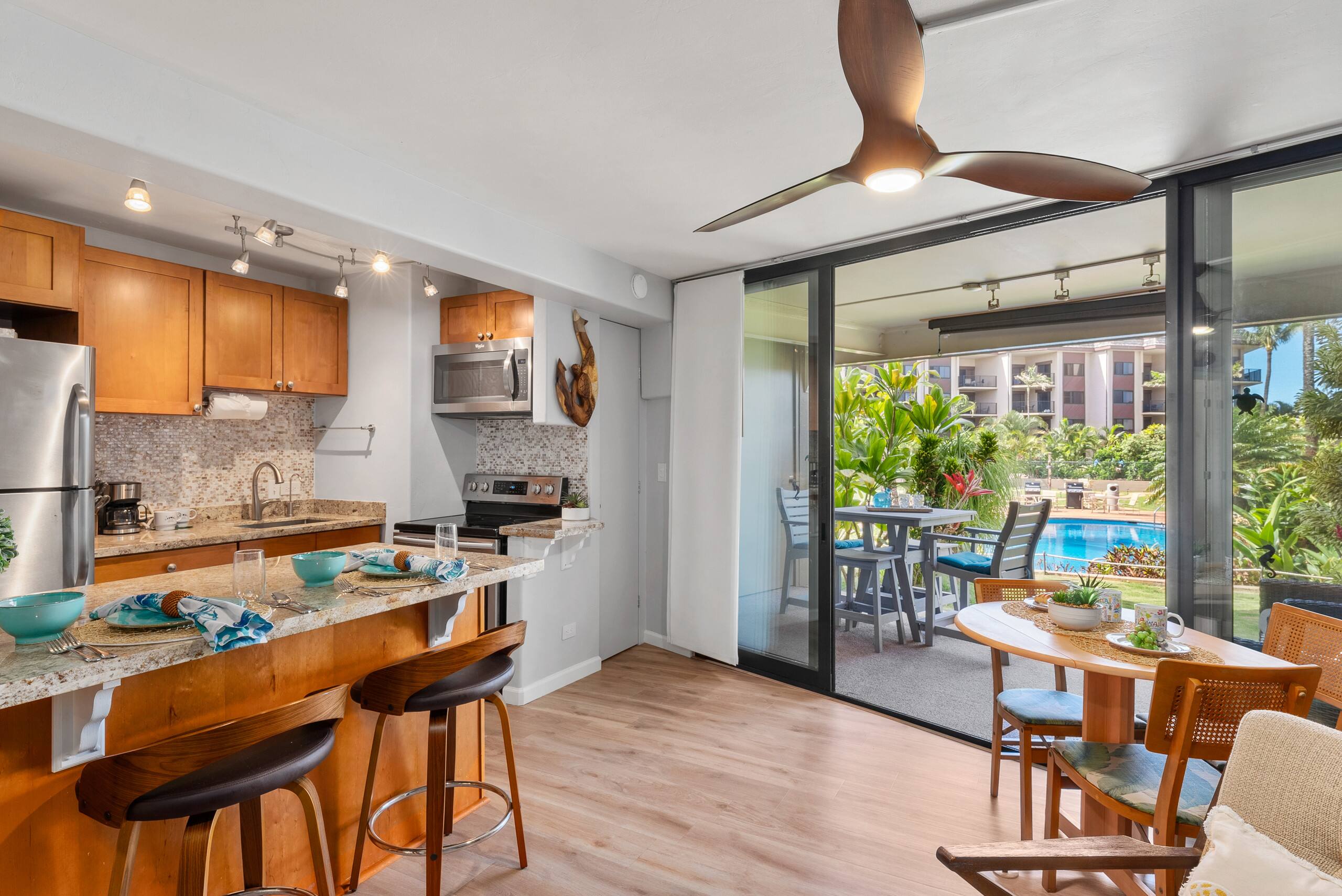 Condo in Lahaina · ★4.63 · 1 bedroom · 2 beds · 1 shared bath - Image 10