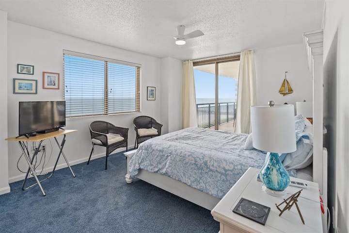 الملكة في غرفة النوم الثانية