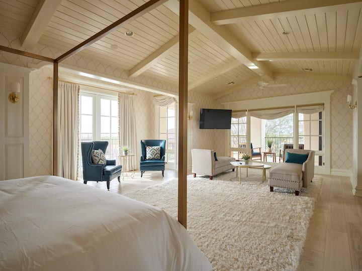 Master King Suite