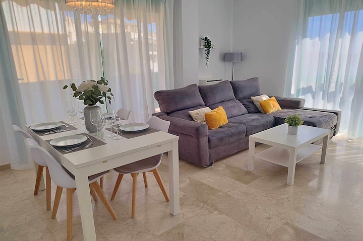 A 2 Bedroom / 2 Bathroom Apartment Near The Marina - Estepona