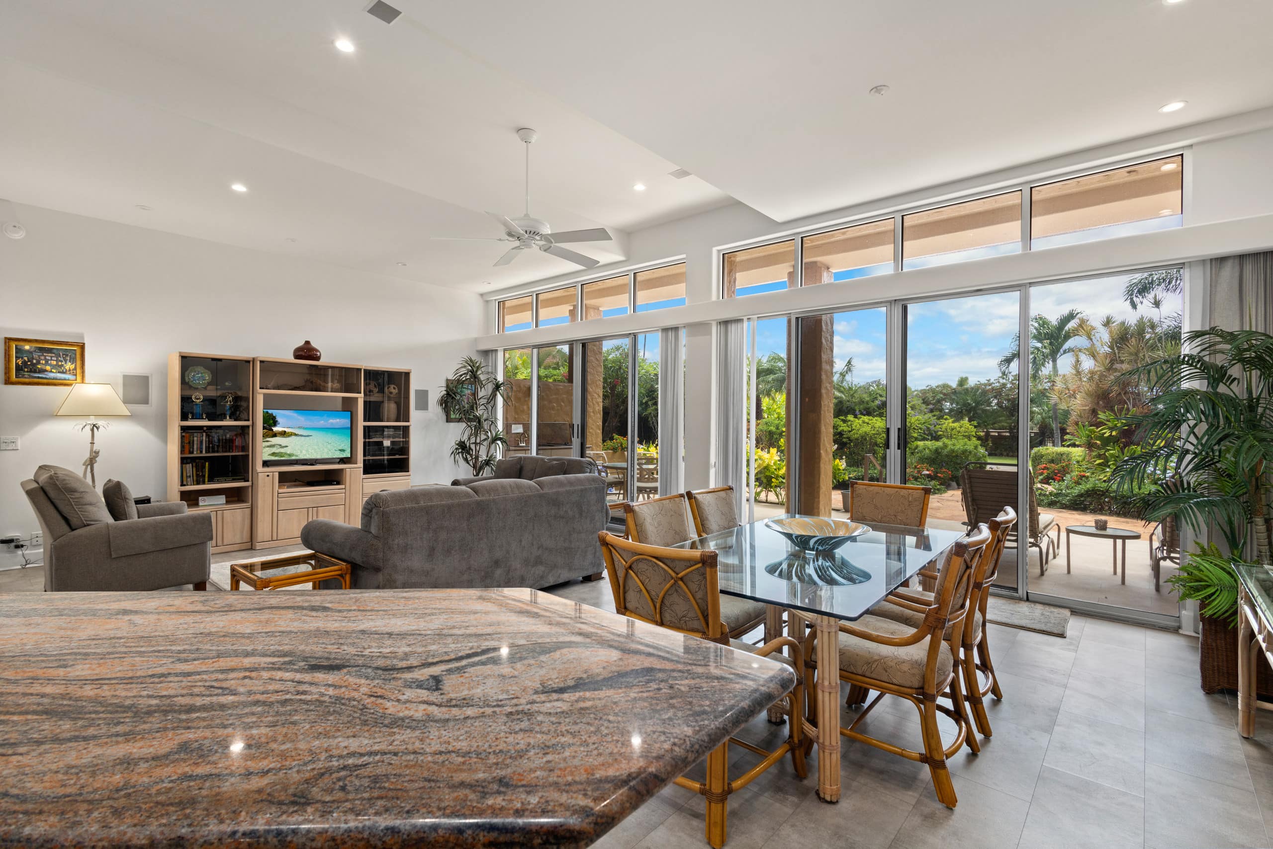 Condo in Lahaina · ★5.0 · 2 bedrooms · 3 beds · 2.5 baths - Image 21