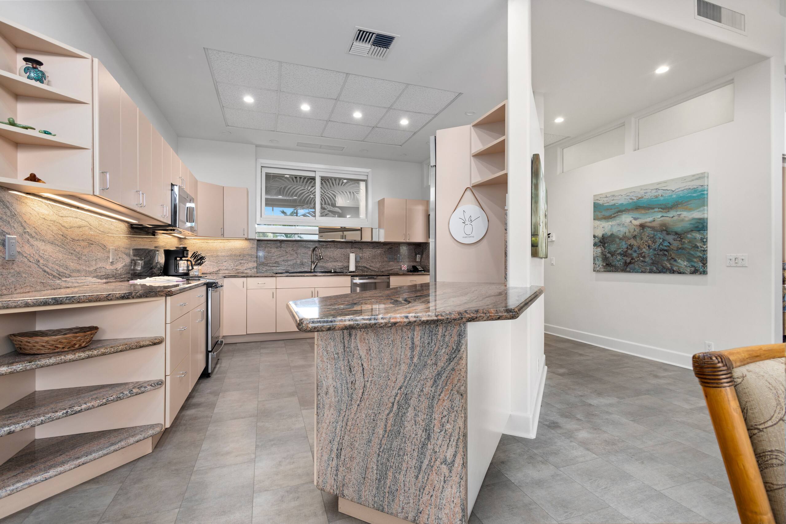 Condo in Lahaina · ★5.0 · 2 bedrooms · 3 beds · 2.5 baths - Image 4