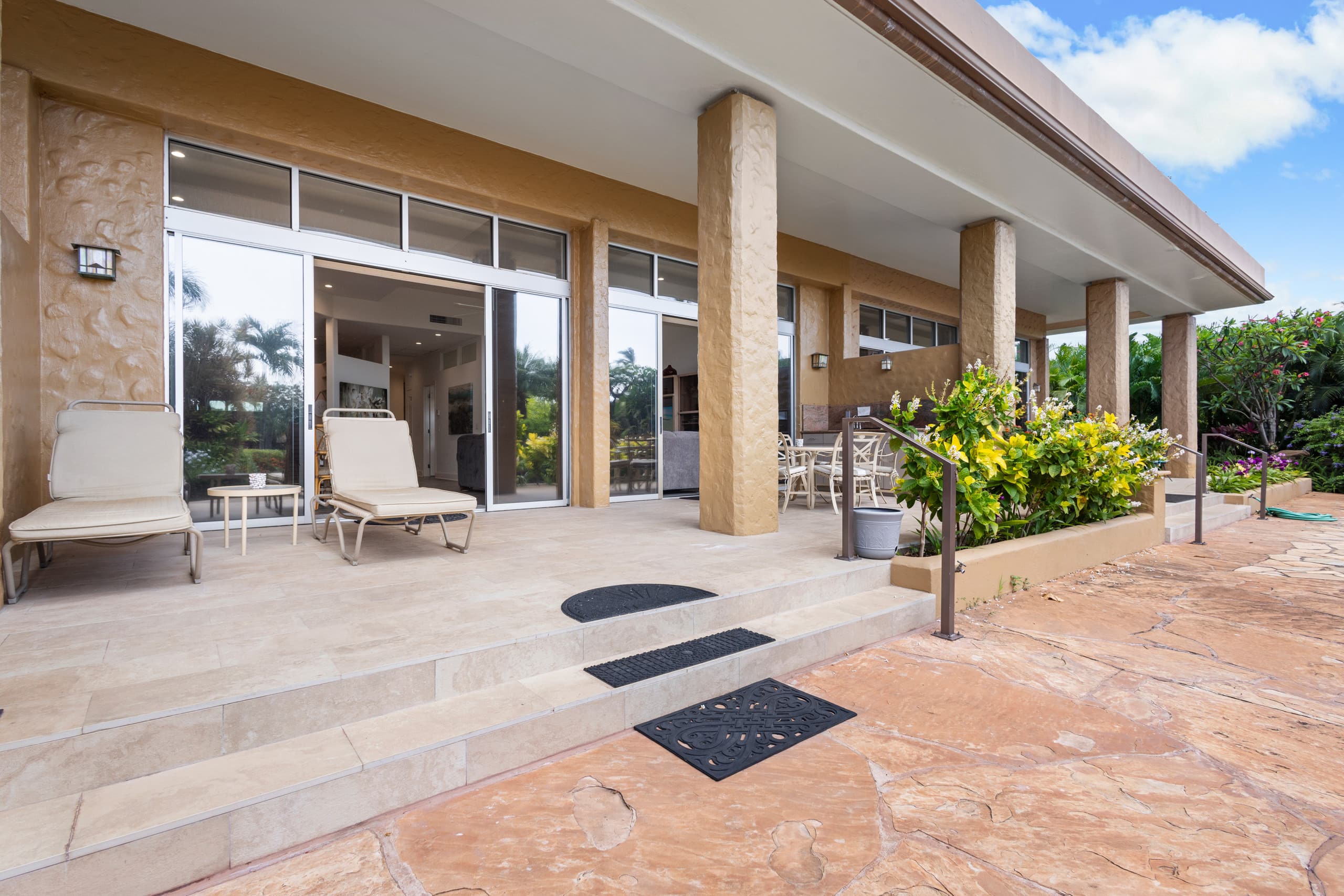 Condo in Lahaina · ★5.0 · 2 bedrooms · 3 beds · 2.5 baths - Image 14