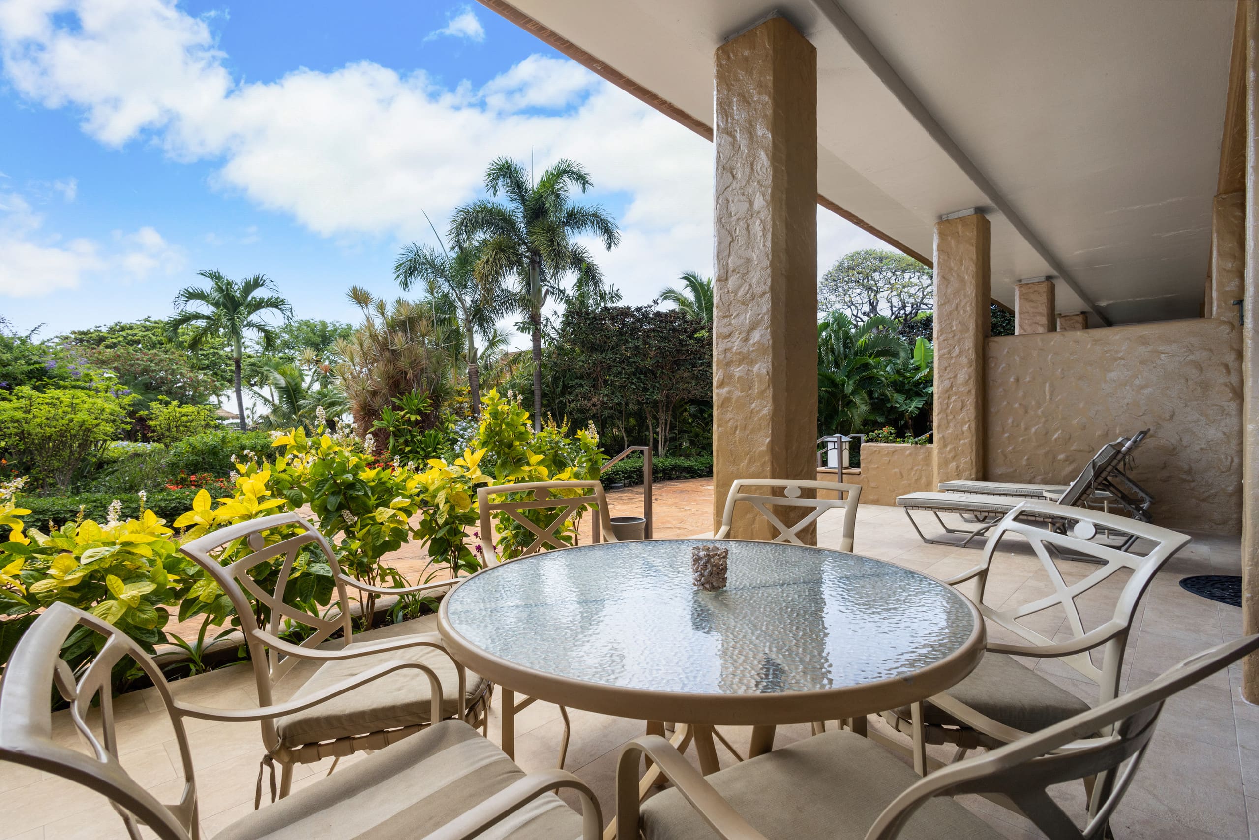 Condo in Lahaina · ★5.0 · 2 bedrooms · 3 beds · 2.5 baths - Image 11