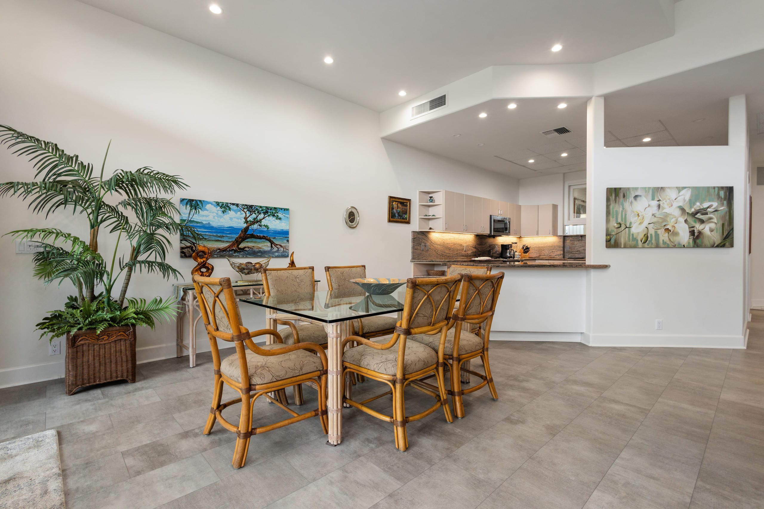Condo in Lahaina · ★5.0 · 2 bedrooms · 3 beds · 2.5 baths - Image 19