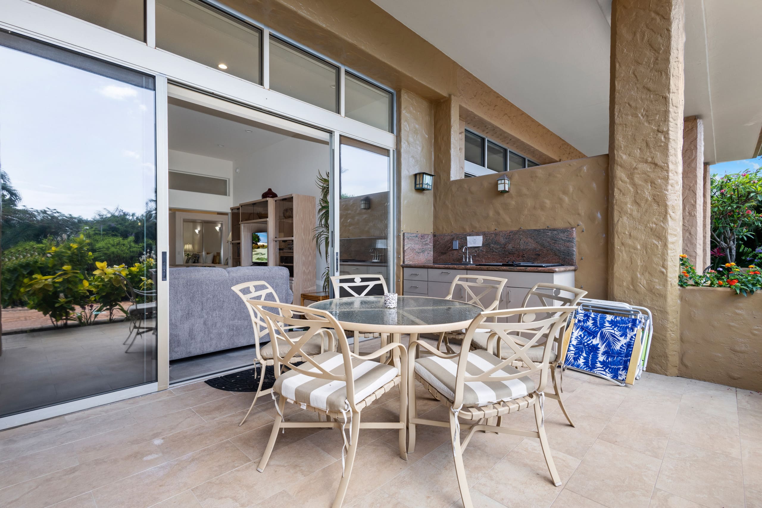 Condo in Lahaina · ★5.0 · 2 bedrooms · 3 beds · 2.5 baths - Image 12