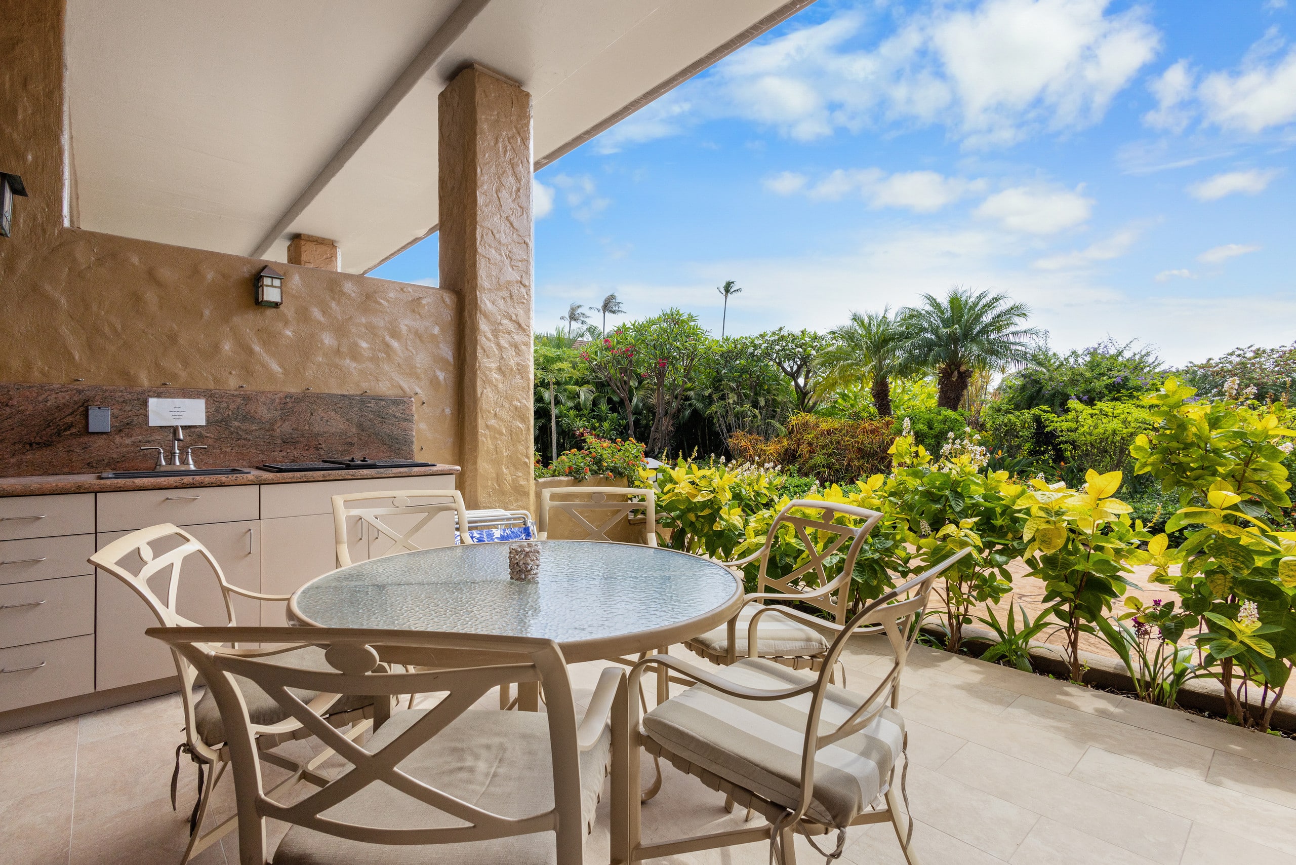 Condo in Lahaina · ★5.0 · 2 bedrooms · 3 beds · 2.5 baths - Image 6