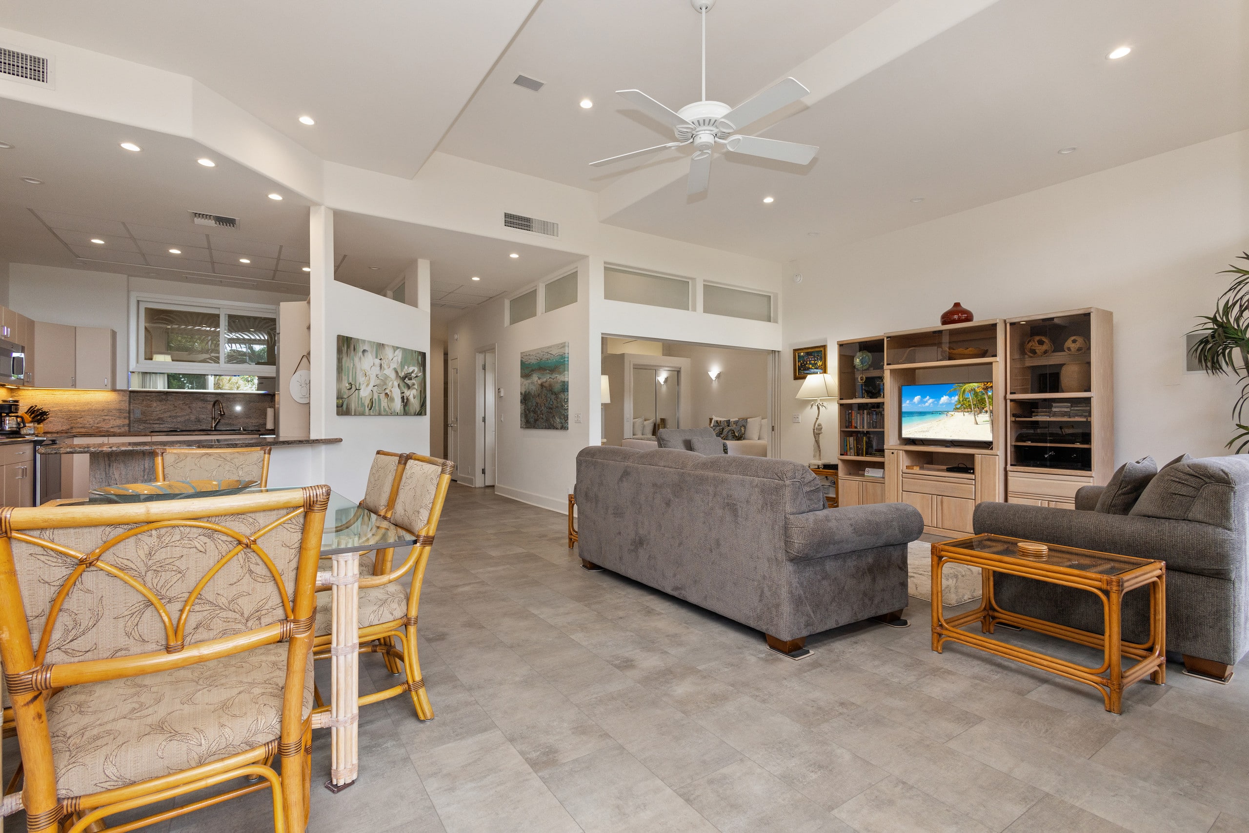 Condo in Lahaina · ★5.0 · 2 bedrooms · 3 beds · 2.5 baths - Image 16