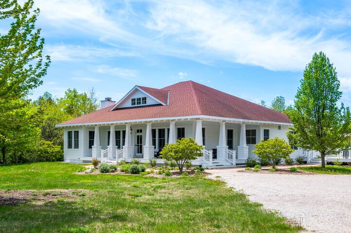 Rob & Suzie managed Airbnb listing 1