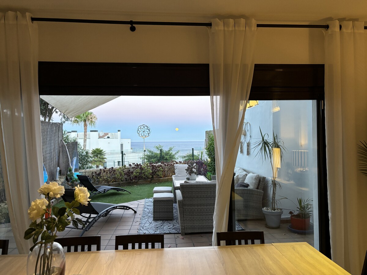 Popular Airbnb listing: Marina16 - Alcaidesa Beach in San Roque