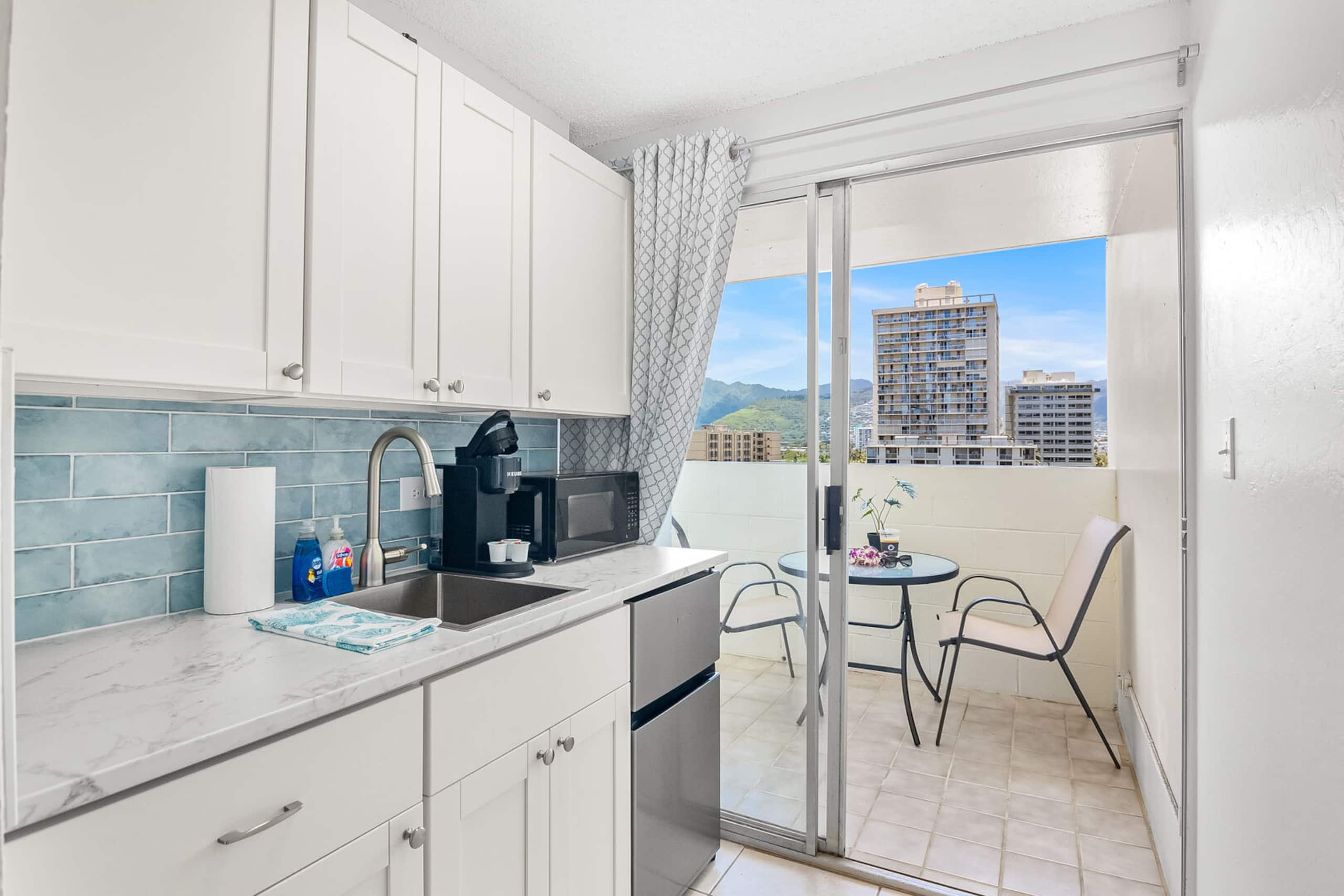 Condo in Honolulu · ★4.56 · 1 bedroom · 1 bed · 1 private bath - Image 6