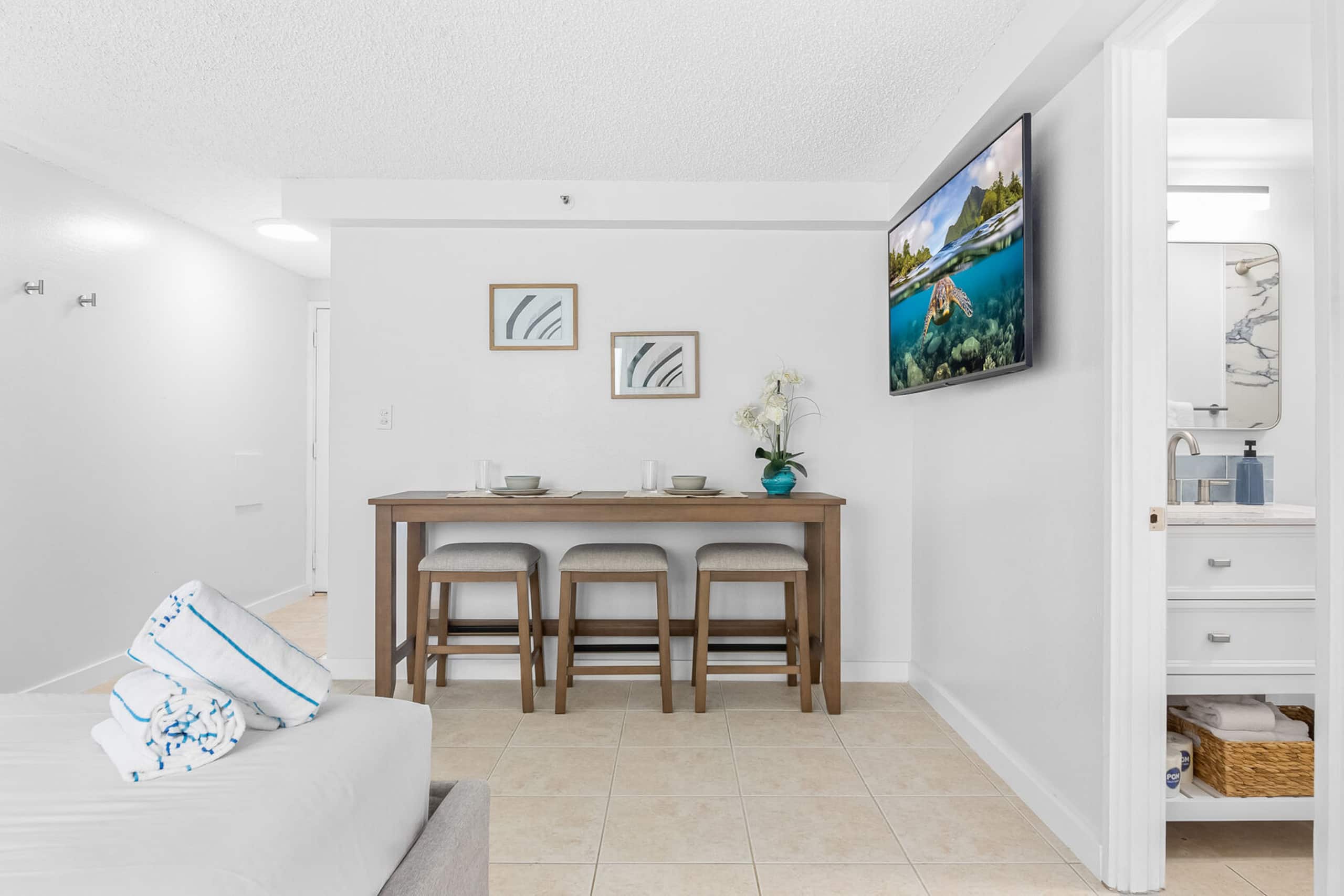 Condo in Honolulu · ★4.56 · 1 bedroom · 1 bed · 1 private bath - Image 3