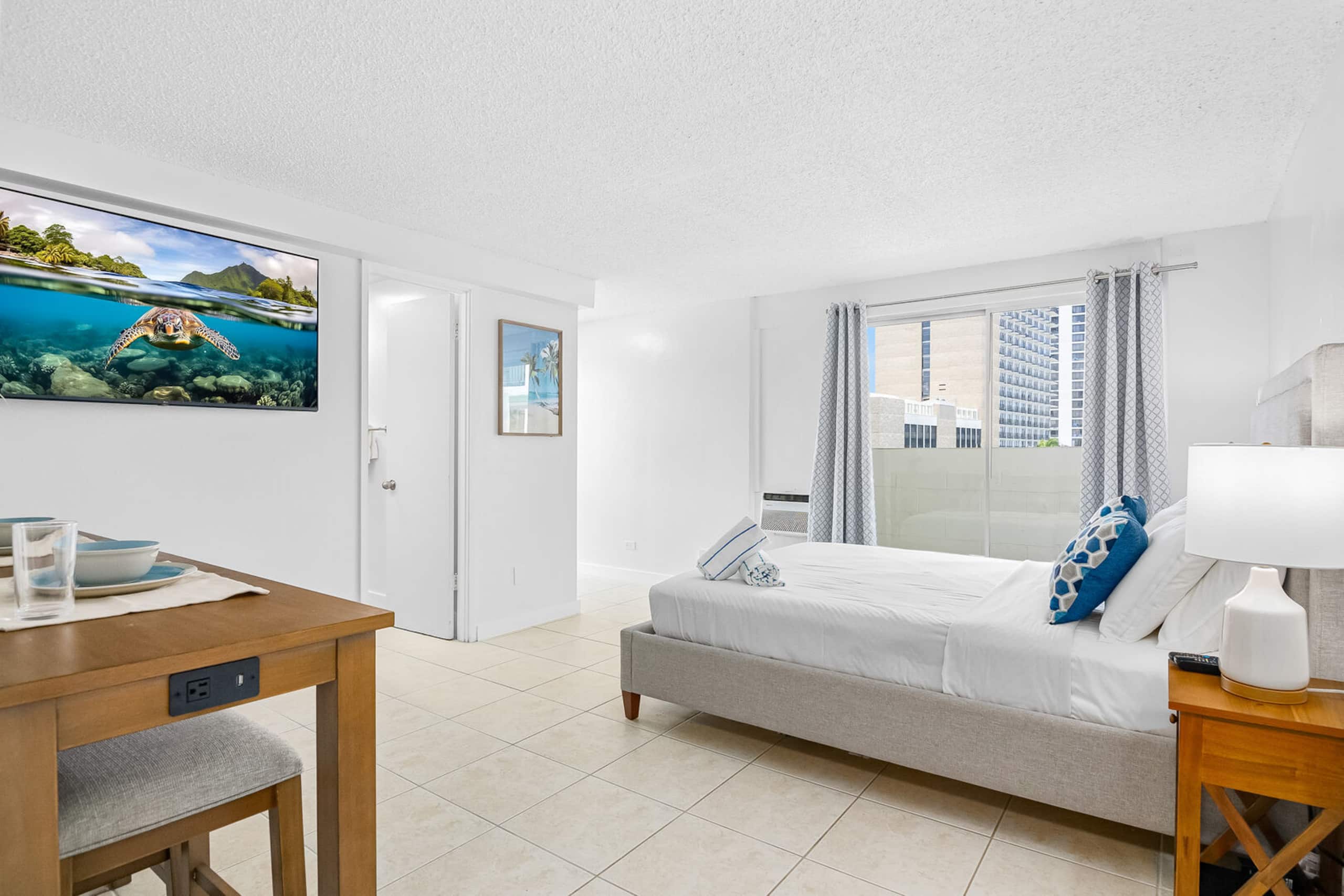 Condo in Honolulu · ★4.56 · 1 bedroom · 1 bed · 1 private bath - Image 5