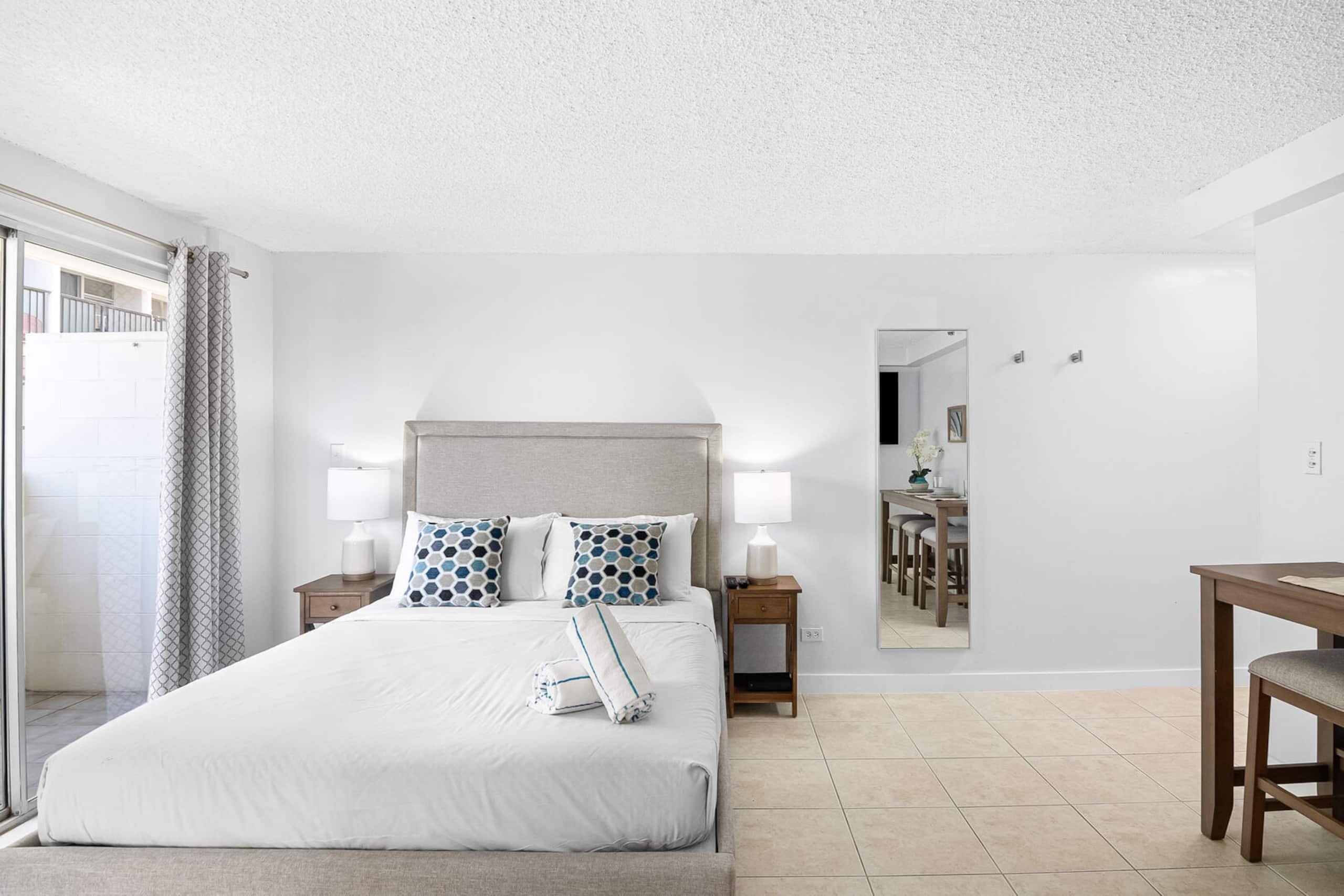 Condo in Honolulu · ★4.56 · 1 bedroom · 1 bed · 1 private bath - Image 13