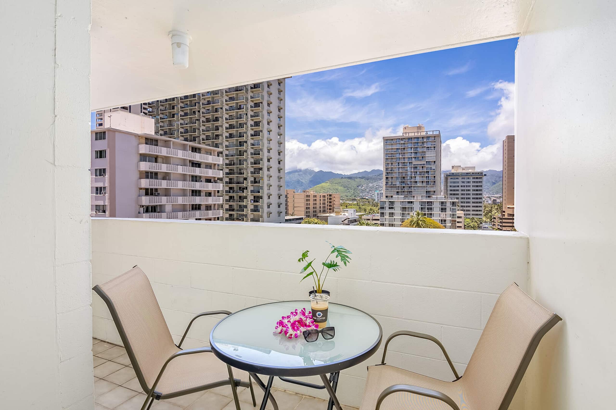 Condo in Honolulu · ★4.56 · 1 bedroom · 1 bed · 1 private bath - Image 7